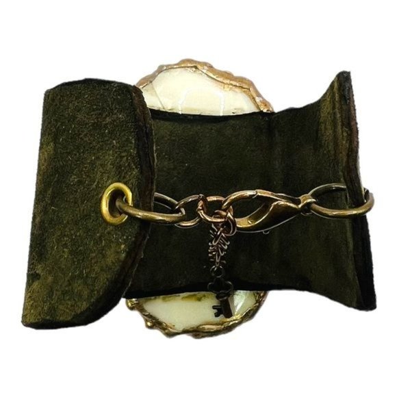 Vintage Broken China Caged in Artisan Metalwork Cabochon & Suede Cuff Bracelet - Picture 7 of 17